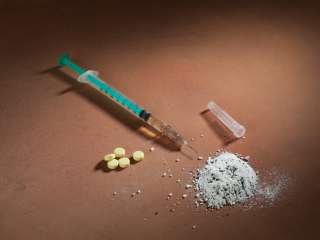 Posiadanie niewielkiej ilości narkotyków – ratunek dla konsumentów i bat na dilerów